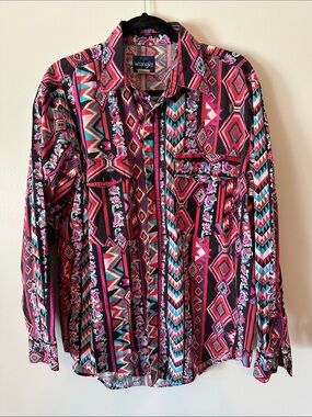 VINTAGE Wrangler Geometric Button-Down Western Shirt